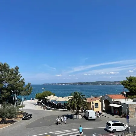 Capodistria Apartment 아파트 *
